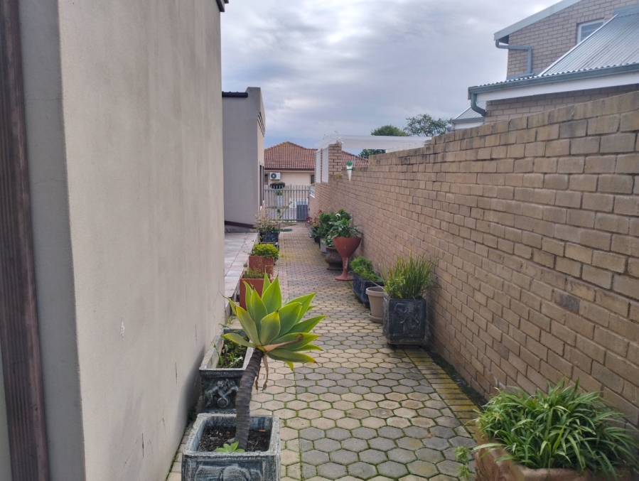 3 Bedroom Property for Sale in Reebok Western Cape